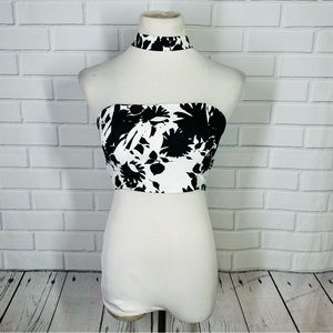 NWT Fashion Nova Black & White Floral Choker Crop Top - Size Small